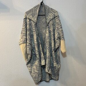 Max sport Chevron Patterned Blue and Cream Cardigan